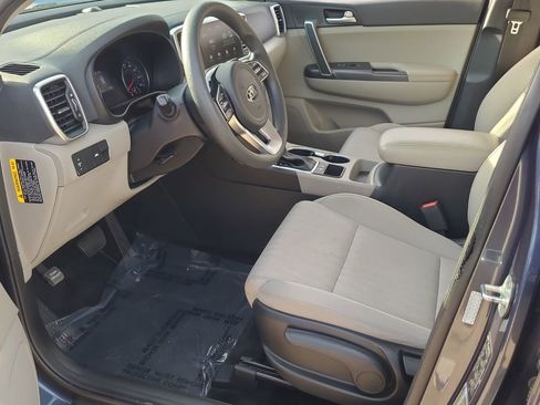 Used 2022 Kia Sportage LX image 11
