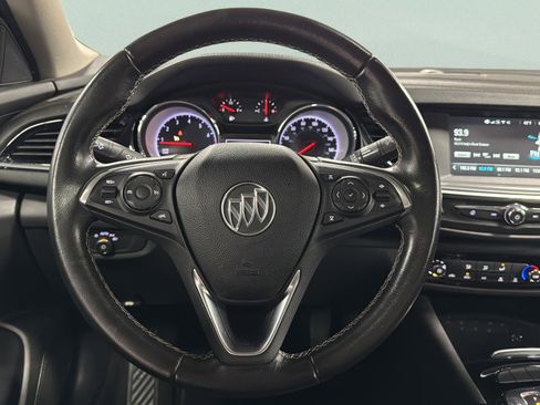 Used 2018 Buick Regal Preferred image 36