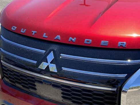 New 2026 Mitsubishi Outlander SE image 35