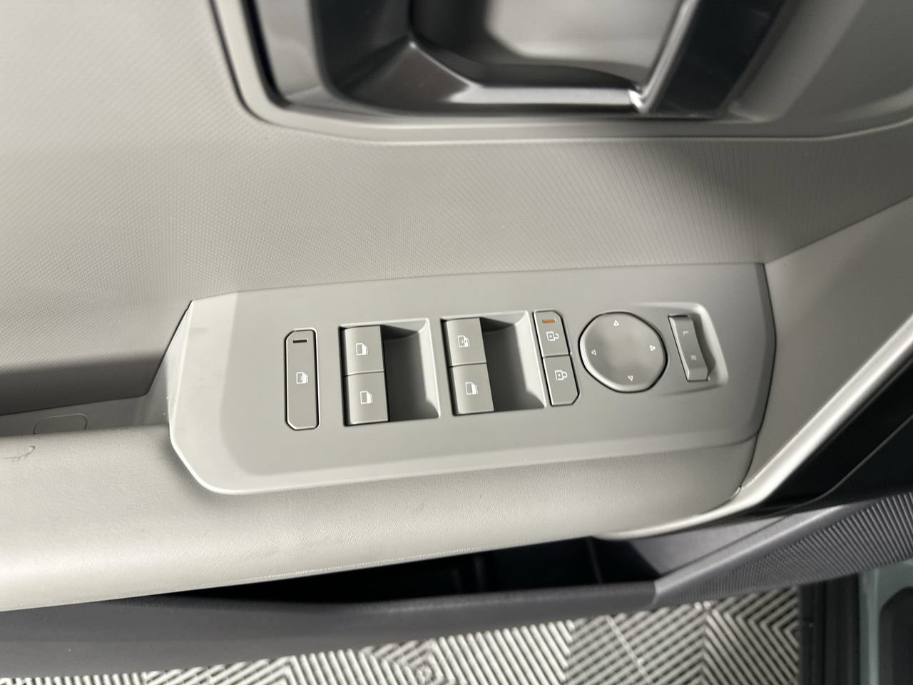 New 2027 Kia Seltos S FWD image 3