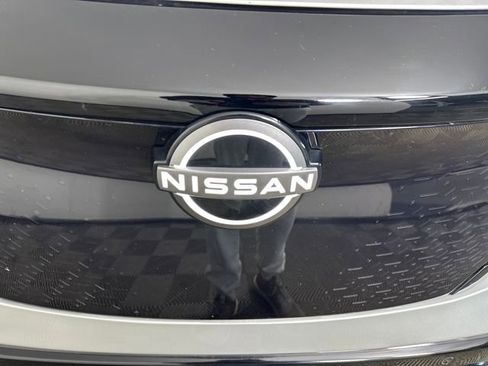 Used 2023 Nissan Ariya AWD image 9