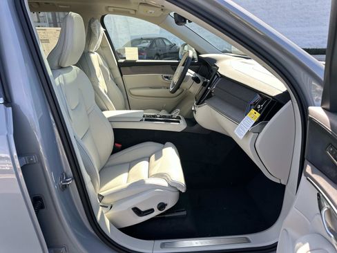 New 2026 Volvo XC90 T8 Ultra w/ Protection Package Premier image 21