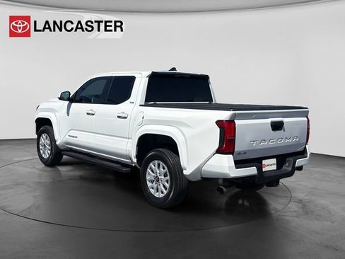 Used 2024 Toyota Tacoma SR5 AWD/4WD image 5