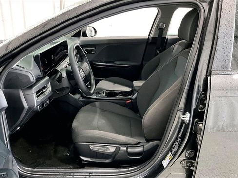 Used 2025 Kia K4 LXS image 15