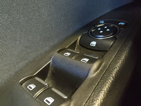 Used 2020 Ford Fusion SE AWD/4WD image 27