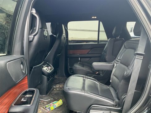 Used 2018 Lincoln Navigator Reserve w/ Technology Package image 14