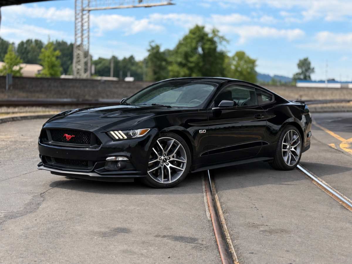 Used 2016 Ford Mustang GT Premium w/ Equipment Group 401A RWD image 7