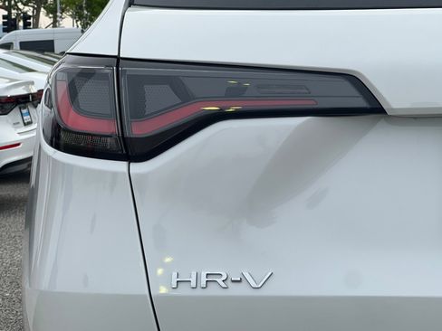 Used 2024 Honda HR-V Sport image 12