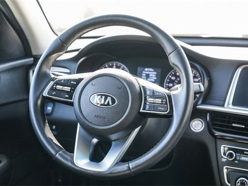 Used 2020 Kia Optima SE image 16