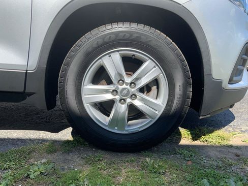 Used 2019 Chevrolet Trax LT FWD image 26