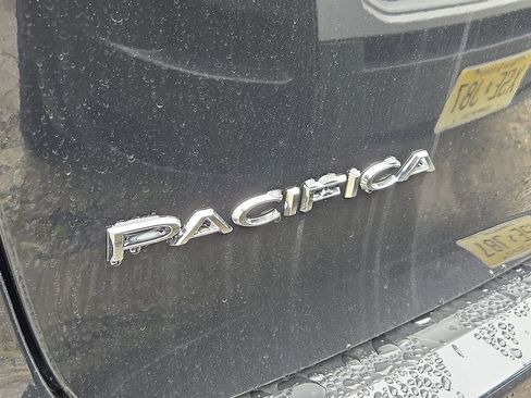 New 2026 Chrysler Pacifica Select image 6