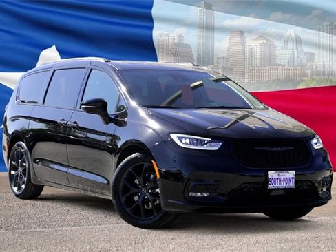 New 2026 Chrysler Pacifica Limited image 1