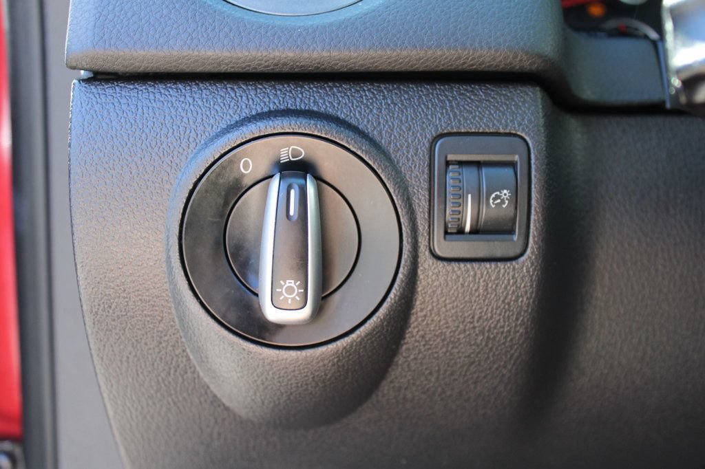 Used 2014 Volkswagen Tiguan S FWD image 23
