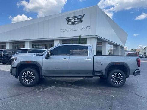 Used 2024 GMC Sierra 2500 Denali Ultimate AWD/4WD image 2