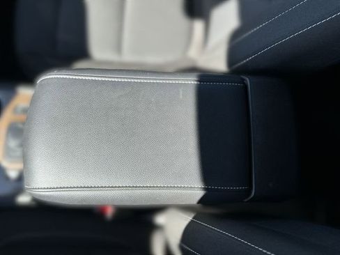 Certified 2023 GMC Acadia SLE w/ Driver Convenience Package image 24