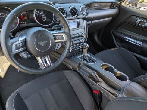 Used 2020 Ford Mustang image 18