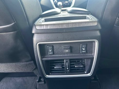 Used 2018 Nissan Murano SL w/ Moonroof Package FWD image 12