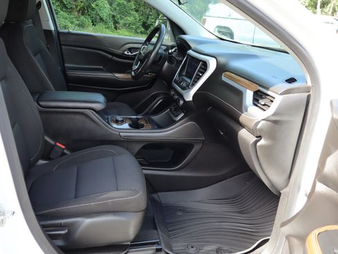 Used 2023 GMC Acadia SLE FWD image 40