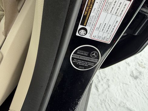 Certified 2022 Mercedes-Benz GLC 300 GLC 300 image 32