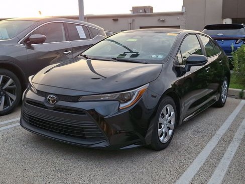 Used 2026 Toyota Corolla LE FWD image 3