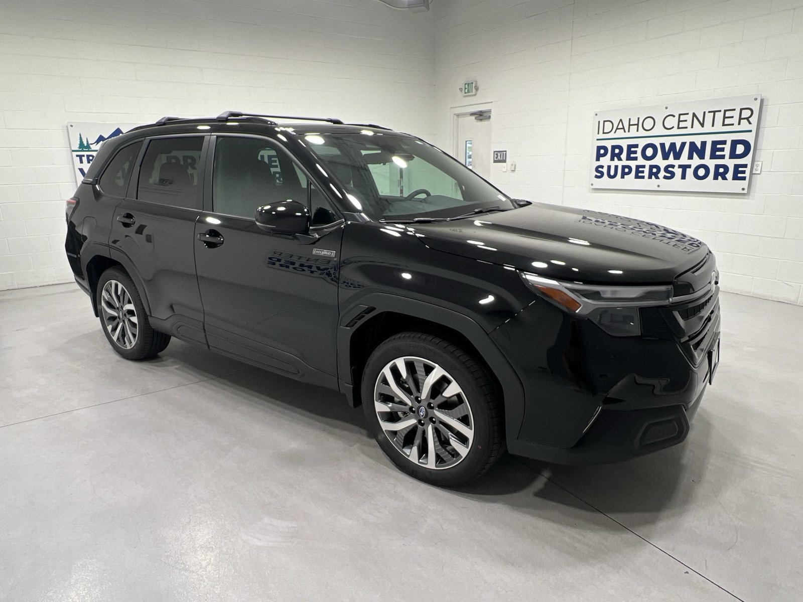New 2026 Subaru Forester Touring AWD/4WD image 2