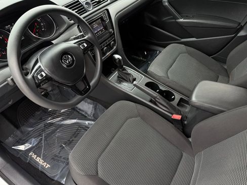Used 2017 Volkswagen Passat 1.8T S image 16