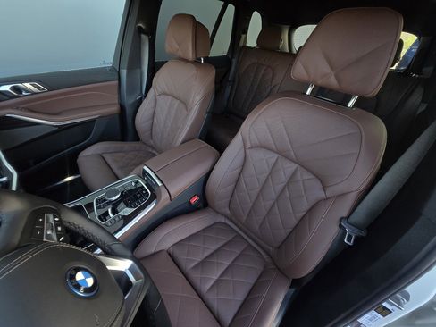 Used 2026 BMW X5 xDrive50e w/ Climate Comfort Package image 6