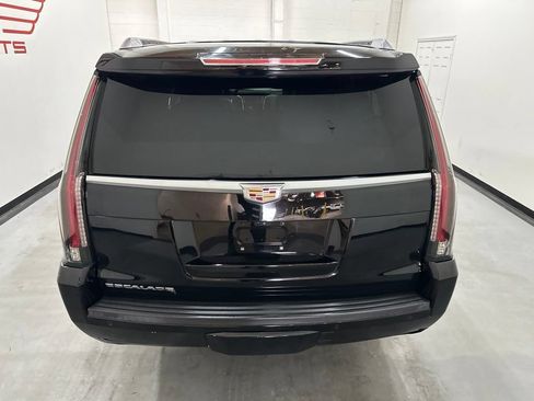 Used 2019 Cadillac Escalade ESV Luxury AWD/4WD image 10