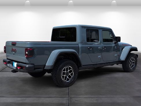 Used 2025 Jeep Gladiator Rubicon w/ Convenience Group AWD/4WD image 5