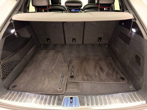 Used 2024 Porsche Cayenne Coupe image 36