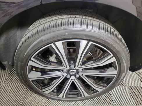 Used 2023 Volvo XC60 B5 Ultimate w/ Protection Package Premier FWD image 13