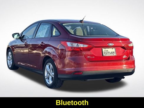 Used 2014 Ford Focus SE w/ SE Winter Package image 4