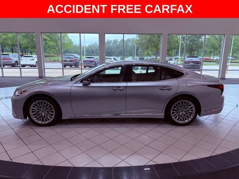Used 2024 Lexus LS 500 RWD image 4