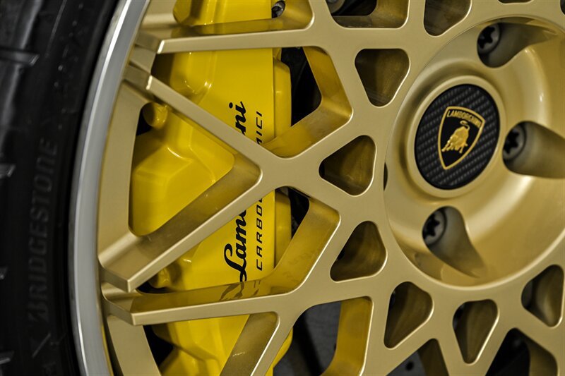 Used 2024 Lamborghini Revuelto AWD/4WD image 47