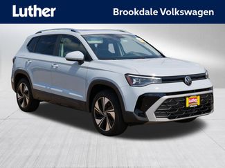 Used 2025 Volkswagen Taos SE w/ Panoramic Sunroof Package AWD/4WD video 1