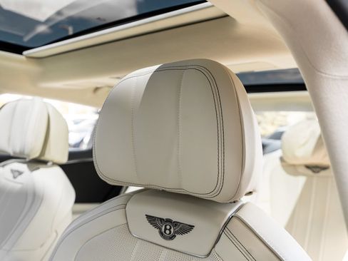 Certified 2023 Bentley Flying Spur V8 AWD/4WD image 28