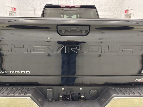 Used 2021 Chevrolet Silverado 3500 LTZ AWD/4WD image 5