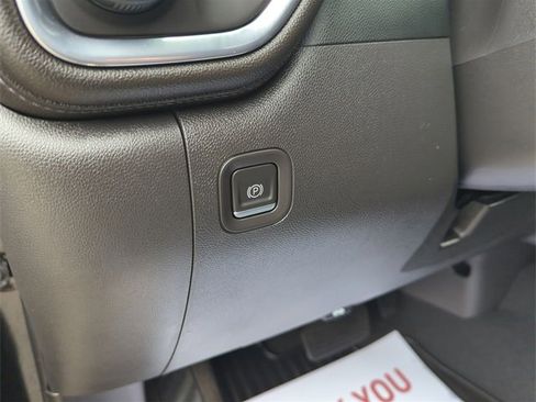 Used 2022 Chevrolet Silverado 1500 LT image 34