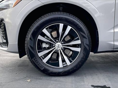 Used 2025 Volvo XC60 B5 Core w/ Climate Package image 12