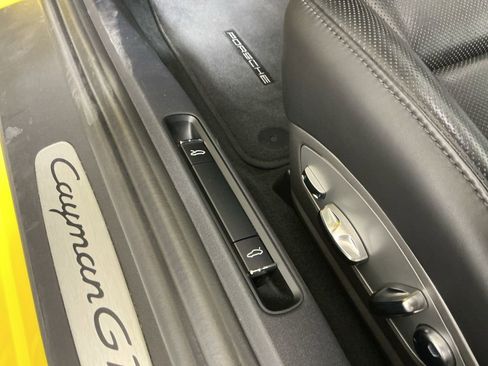 Used 2023 Porsche 718 Cayman GT4 image 23