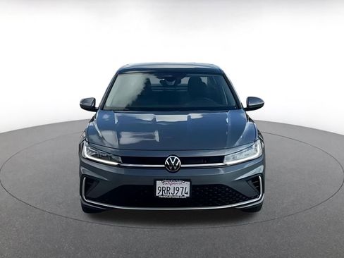 Used 2025 Volkswagen Jetta SE image 4