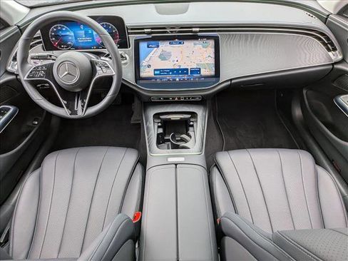 Used 2025 Mercedes-Benz E 350 Sedan image 19