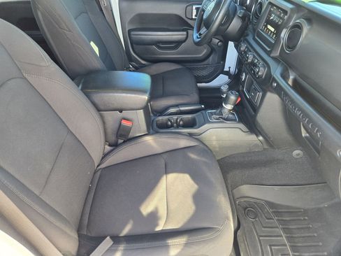 Used 2023 Jeep Wrangler Sport image 17