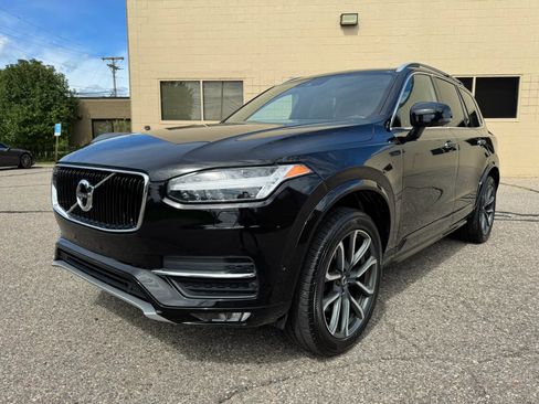 Used 2018 Volvo XC90 T6 Momentum w/ Convenience Package AWD/4WD image 3