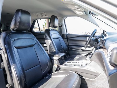 Used 2024 Ford Explorer Limited image 19