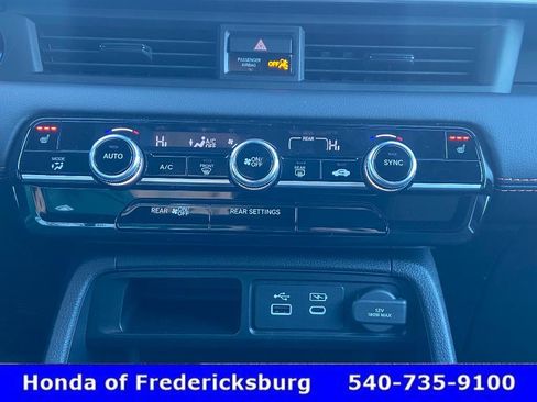 Certified 2025 Honda Pilot Sport image 27