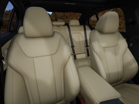 Used 2025 BMW 330i Sedan w/ Premium Package image 41