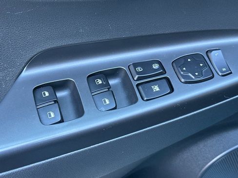 Used 2019 Hyundai Kona SEL image 13