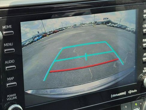 Used 2022 Toyota Highlander XLE FWD image 12