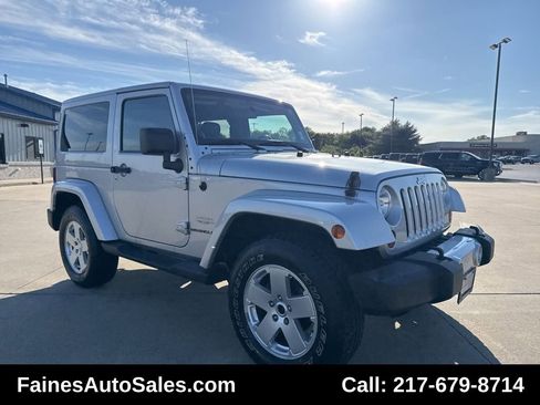 Used 2012 Jeep Wrangler Sahara w/ Dual Top Group image 27